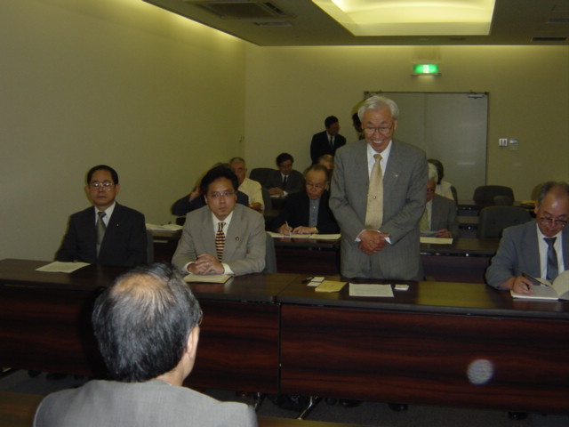 井上哲士 与党が健保改悪法案を委員会強行採決 抗議の四野党集会